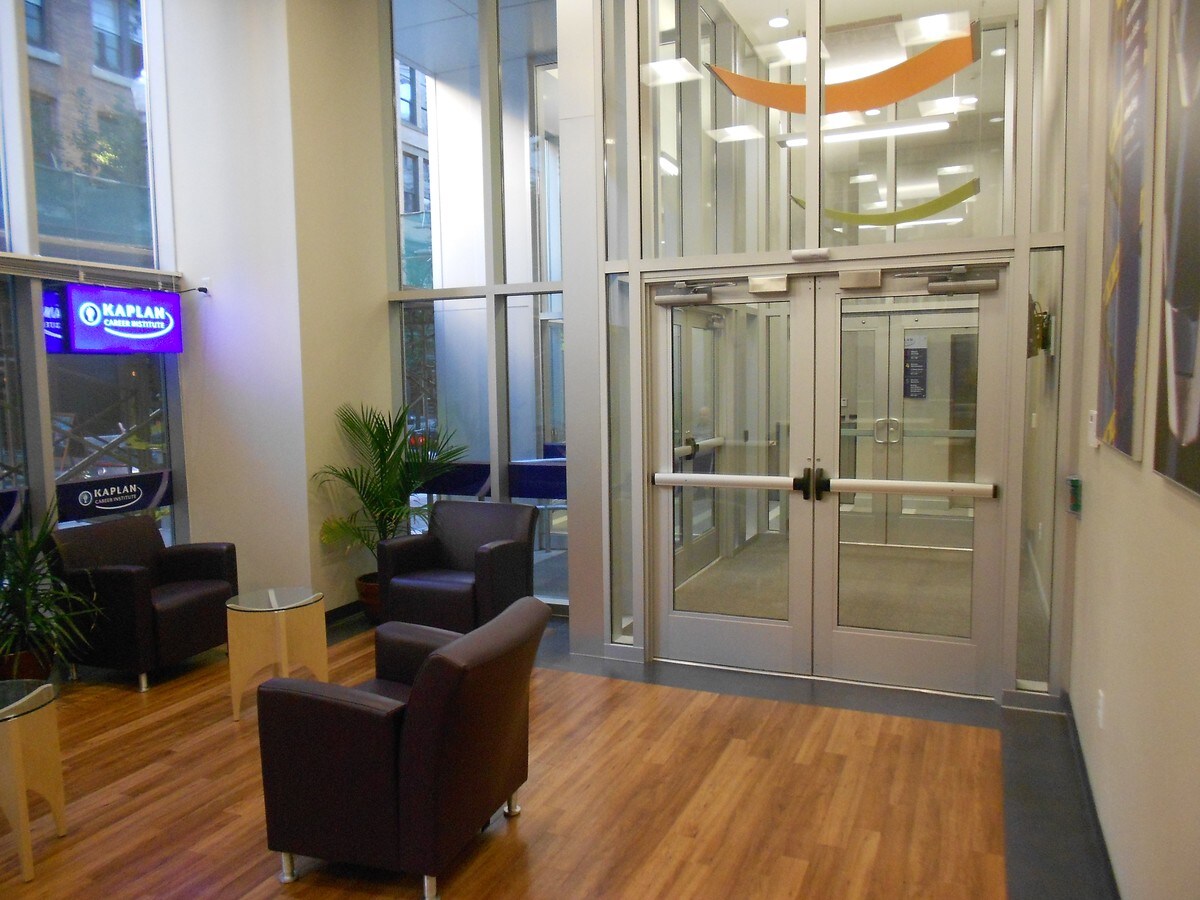 933 Penn Ave, Pittsburgh 15222