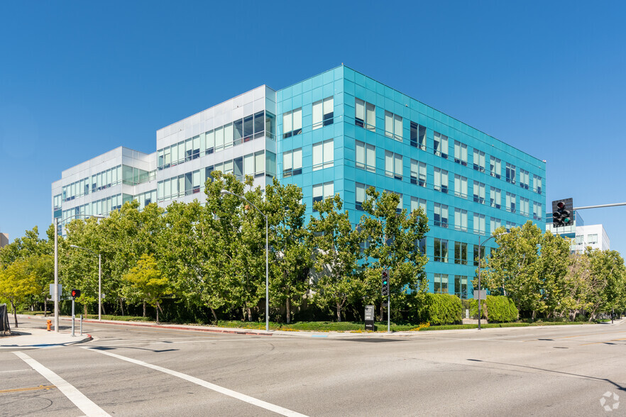 3355 W Empire Ave, Burbank, CA for sale - Building Photo - Image 1 of 1