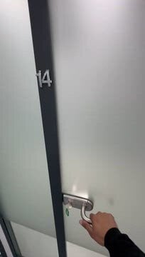 106 Finchley rd, London to rent - Commercial Listing Video - Image 3 of 9