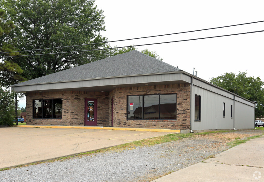 1106-1108 W Cherokee St, Wagoner, OK for sale - Primary Photo - Image 1 of 1