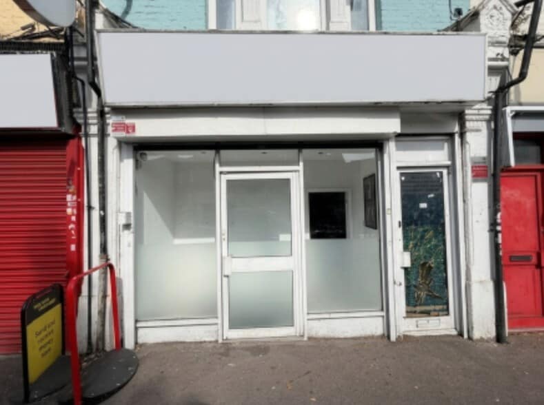 102 Hoe St, London to rent - Building Photo - Image 1 of 1
