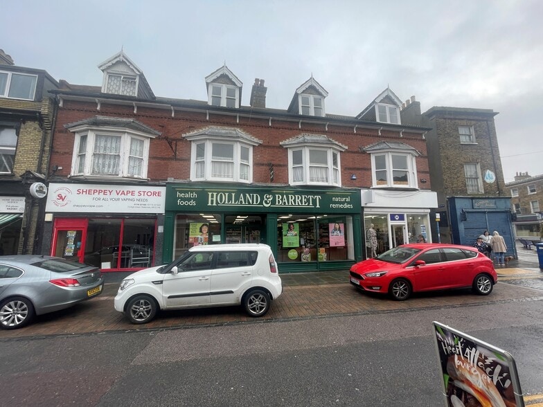 76 High St, Sheerness to rent - Building Photo - Image 2 of 20