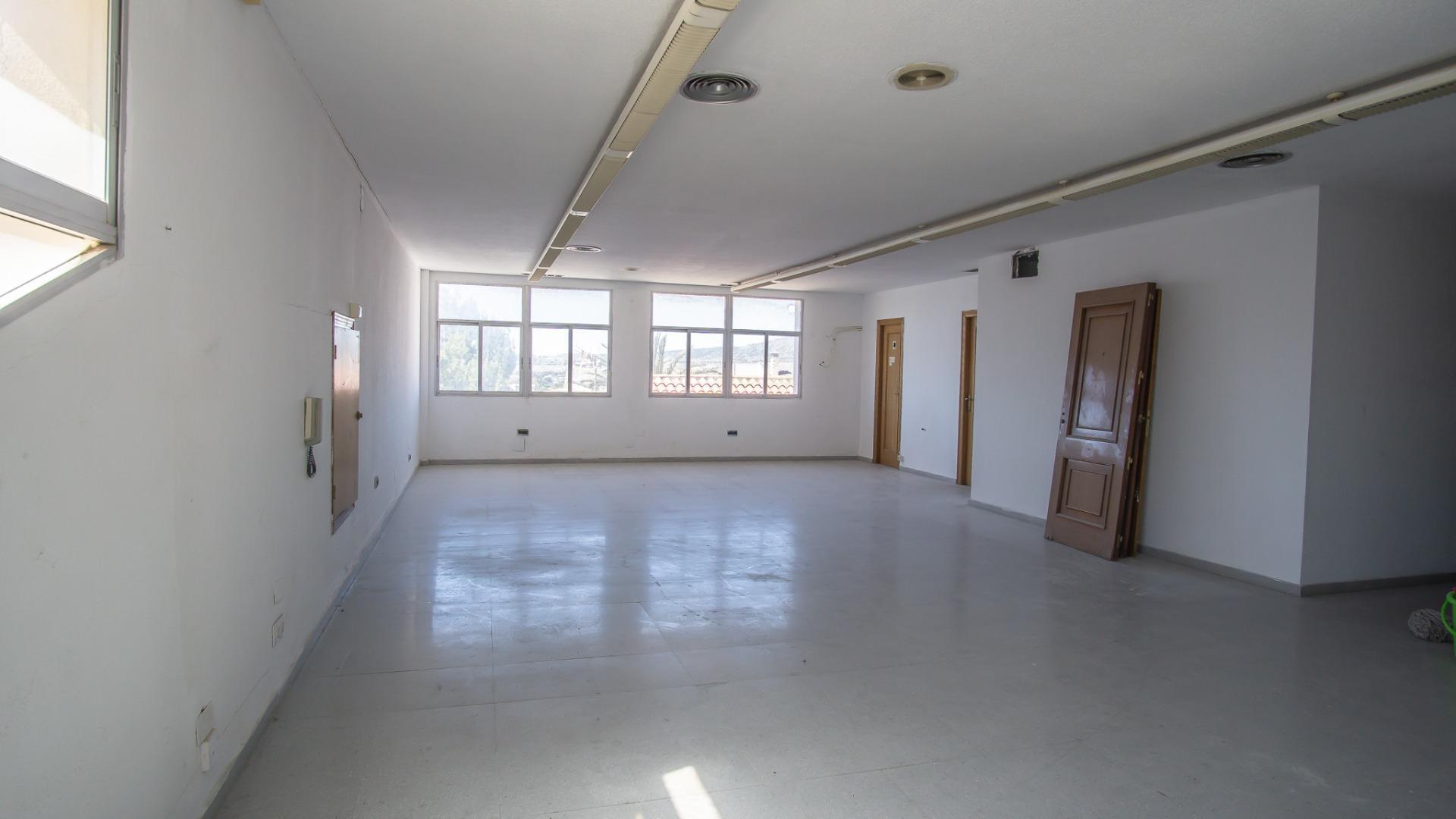 Office in Elda to rent Interior Photo- Image 1 of 21