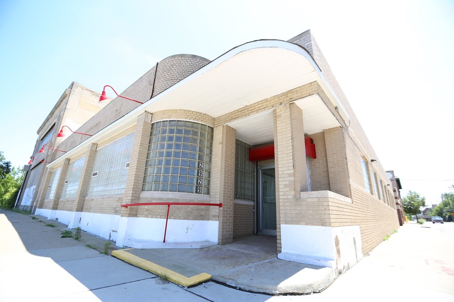 2929 E Grand Blvd, Detroit, MI for sale - Building Photo - Image 1 of 1