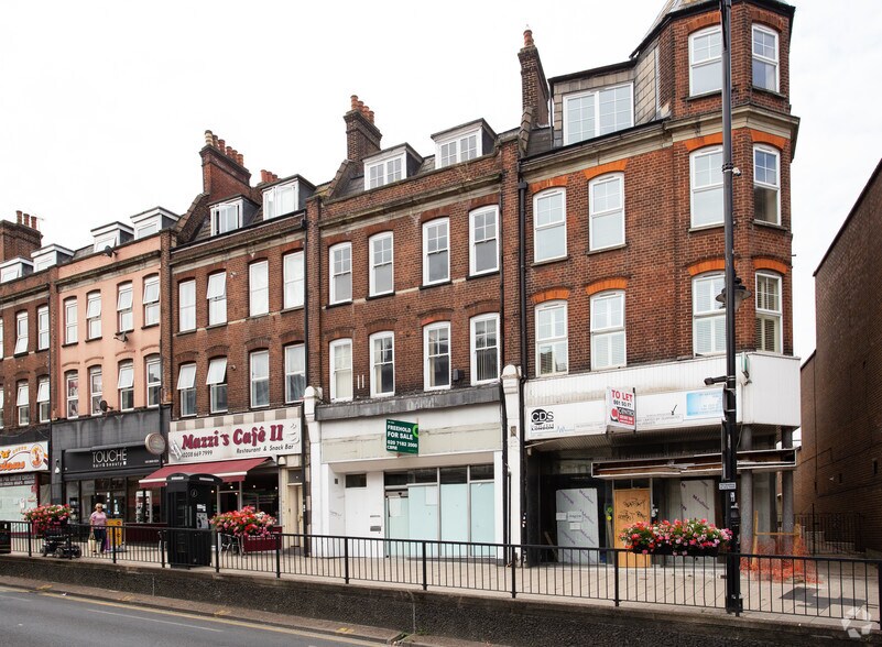 23 Woodcote Rd, Wallington for sale - Primary Photo - Image 1 of 1