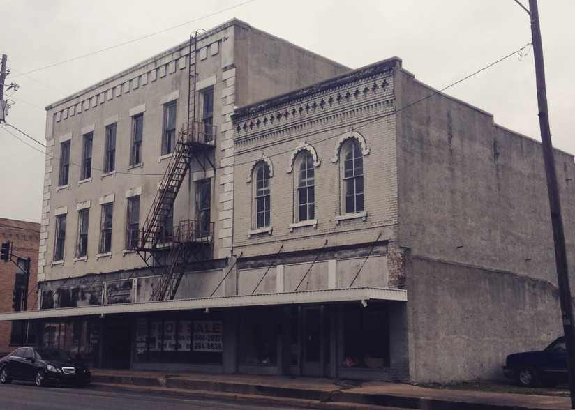 201-205 E Chambers St, Cleburne, TX for sale - Building Photo - Image 2 of 15