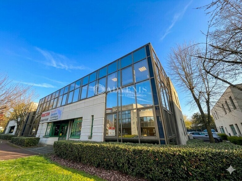 Office in Créteil to rent - Building Photo - Image 1 of 7