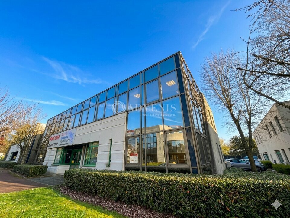 Office in Créteil to rent Building Photo- Image 1 of 8