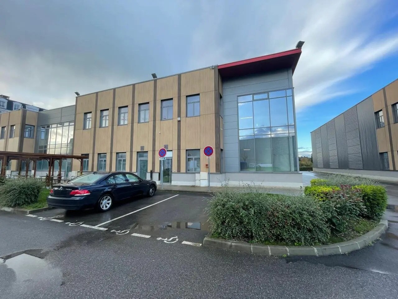 Light Industrial in Le Blanc-Mesnil to rent Building Photo- Image 1 of 8
