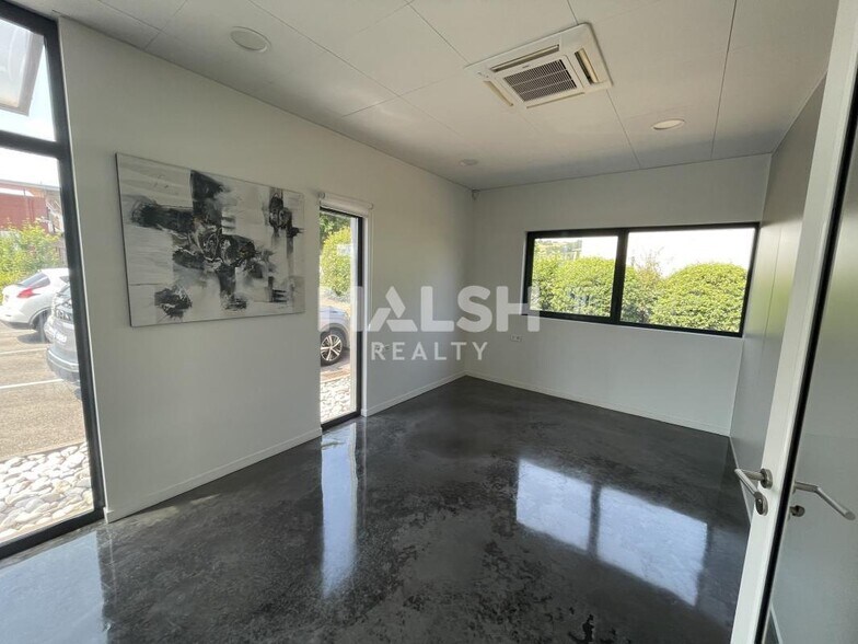 Office in CHAZAY-D'AZERGUES for sale - Interior Photo - Image 3 of 16