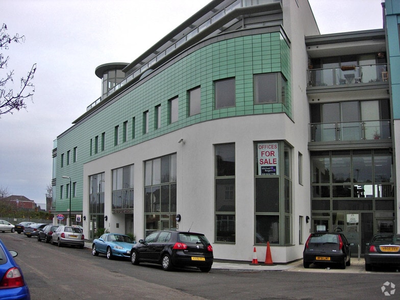 15 St Georges Rd, Richmond for sale - Building Photo - Image 3 of 6