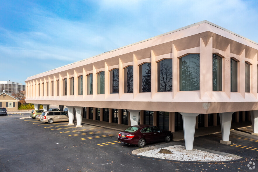 24450 Evergreen Rd, Southfield, MI for sale - Building Photo - Image 2 of 6