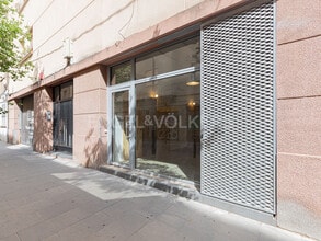 Retail in Barcelona, Barcelona to rent Interior Photo- Image 2 of 27