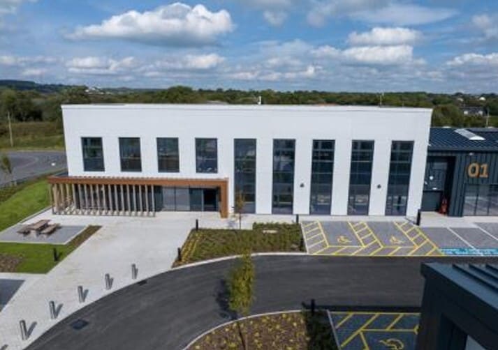 111 Gate Rd, Penygroes to rent Building Photo- Image 1 of 7