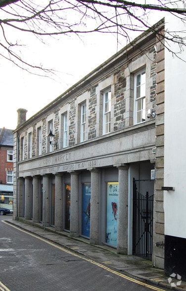 West St, Tavistock to rent - Building Photo - Image 3 of 5