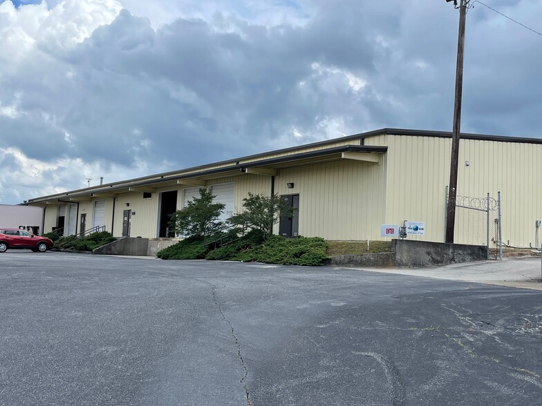 3100 Mercer University Dr, Macon-Bibb, GA for rent - Building Photo - Image 1 of 8