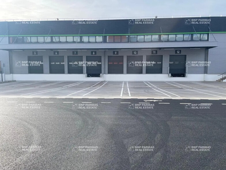 Rue Robert Brémond, Aulnay-sous-Bois to rent - Building Photo - Image 1 of 8