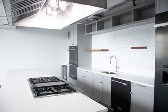 220 36th St, Brooklyn, NY to rent Interior Photo- Image 2 of 4