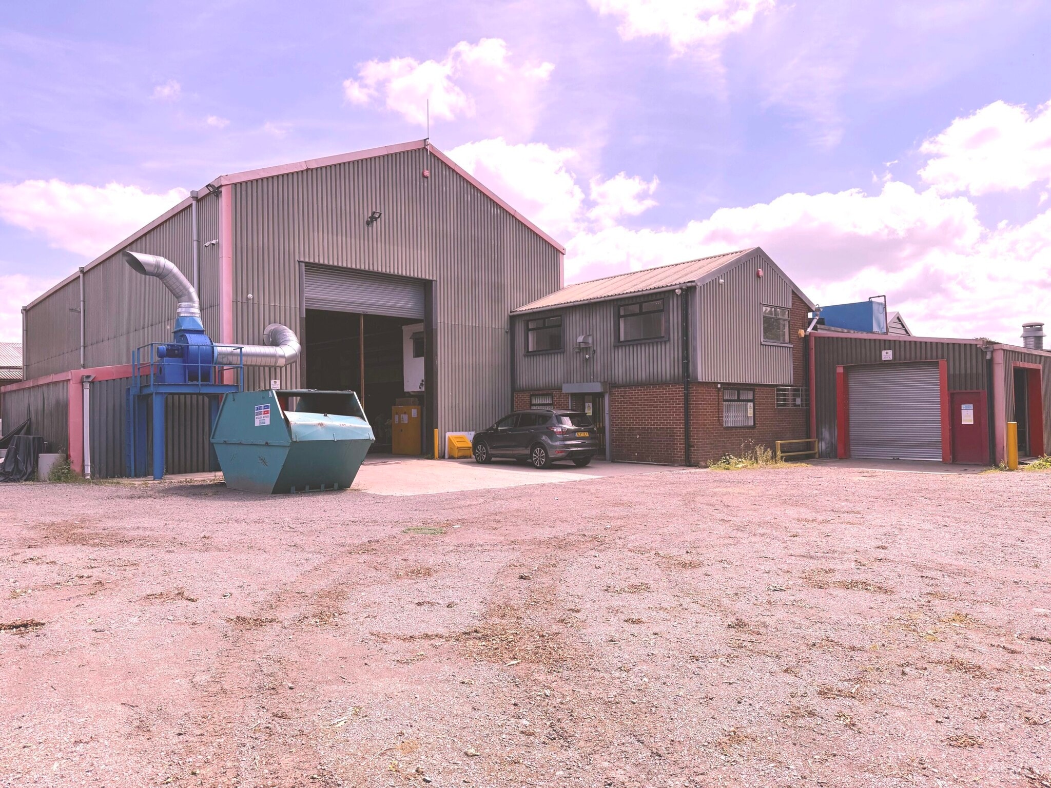 Units 1&2 Hillcrest, Brighouse Road, Hipperholme to rent Primary Photo- Image 1 of 5