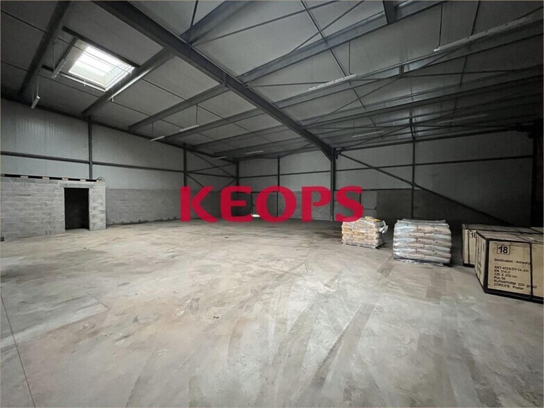 4 Rue Ecopole, Villeneuve-Tolosane to rent - Interior Photo - Image 3 of 5
