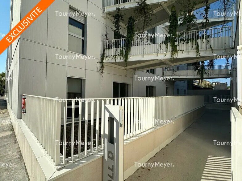 Office in Bordeaux to rent - Building Photo - Image 3 of 8