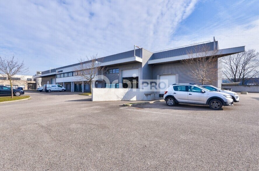 151 B Route De Grenoble, Saint-Priest to rent - Building Photo - Image 1 of 12