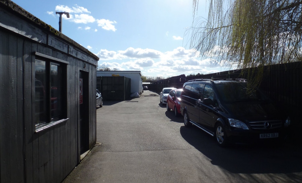 Drift Rd, Maidenhead for sale - Building Photo - Image 1 of 1