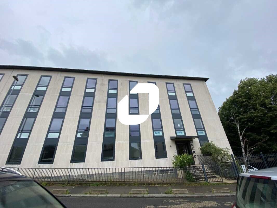 Office in Saint-Denis to rent Building Photo- Image 1 of 9