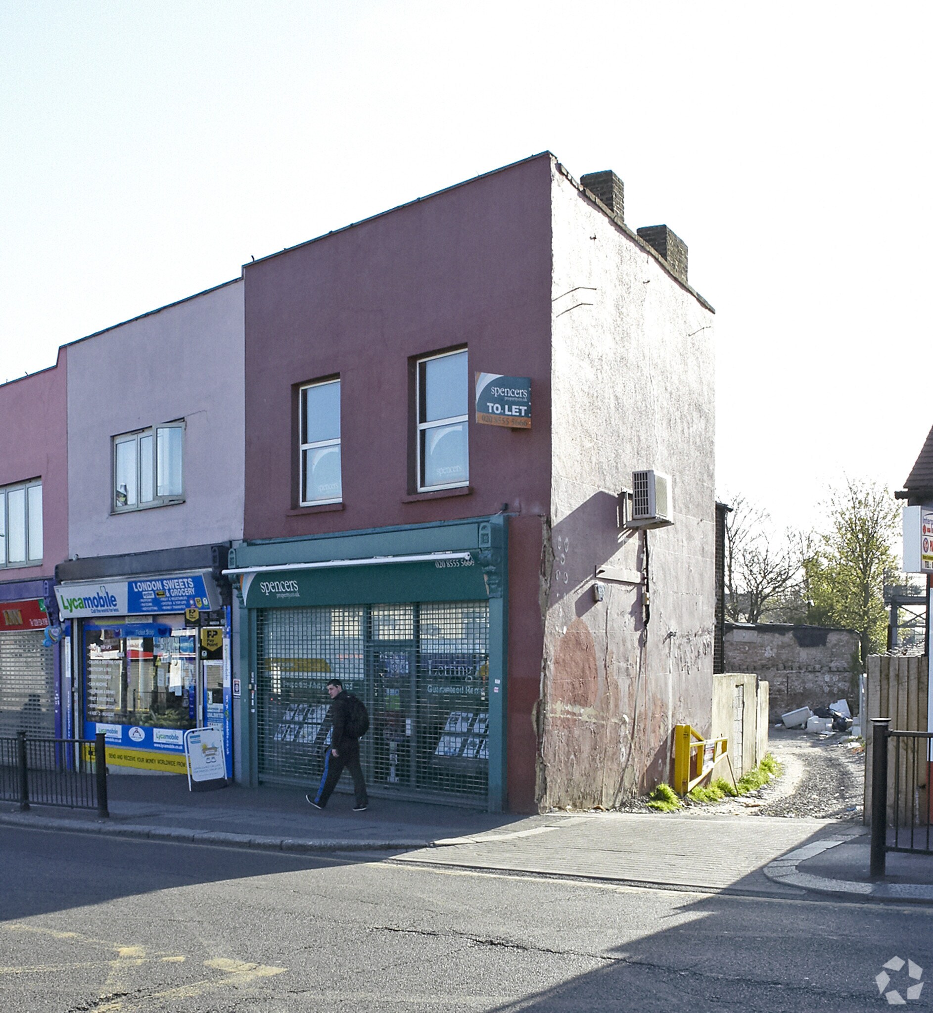 70 Woodgrange Rd, London for sale Primary Photo- Image 1 of 1