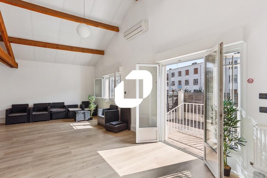 Office in Clamart for sale - Building Photo - Image 1 of 14