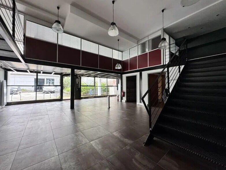 Office in Ivry-sur-Seine to rent - Interior Photo - Image 3 of 12