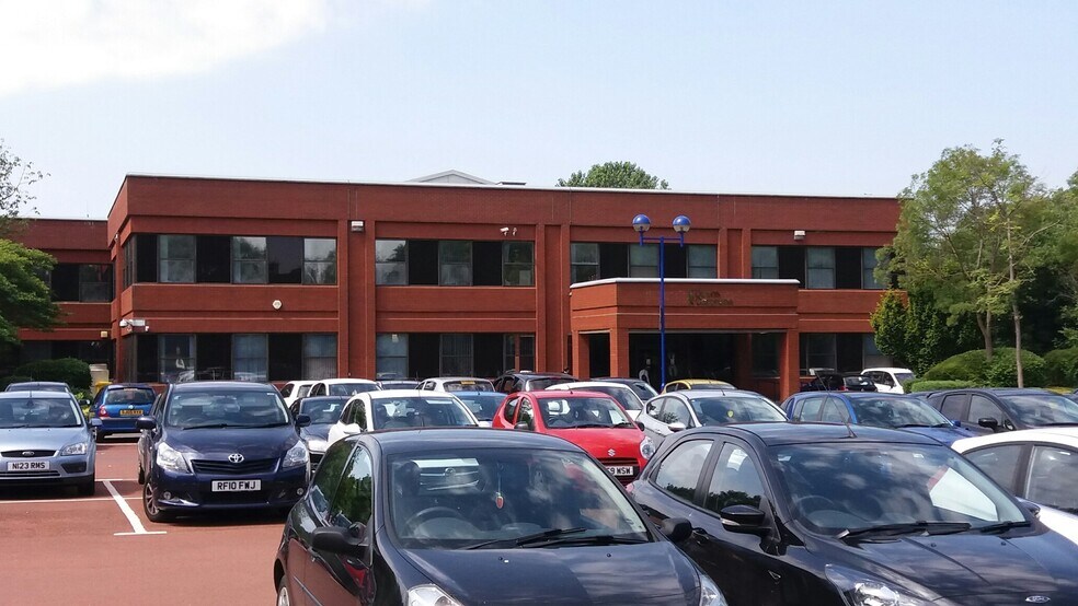 1 Kelvin Clos, Warrington to rent - Building Photo - Image 1 of 6