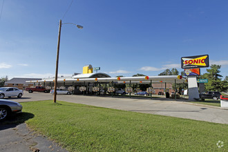 729 Highway 100, Centerville, TN for sale Primary Photo- Image 1 of 1