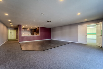 1548 Poole Blvd, Yuba City, CA for rent Interior Photo- Image 2 of 7