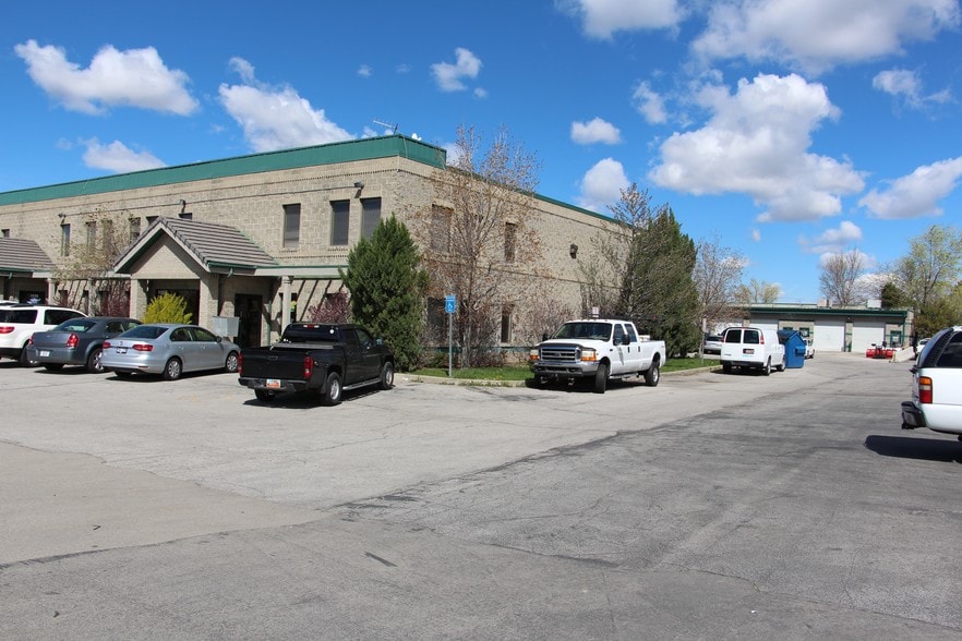 1116 W 500 S, West Bountiful, UT to rent - Building Photo - Image 2 of 7