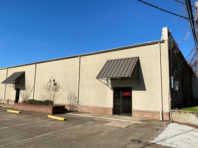 600 W Main St, Tupelo, MS for rent - Building Photo - Image 2 of 15