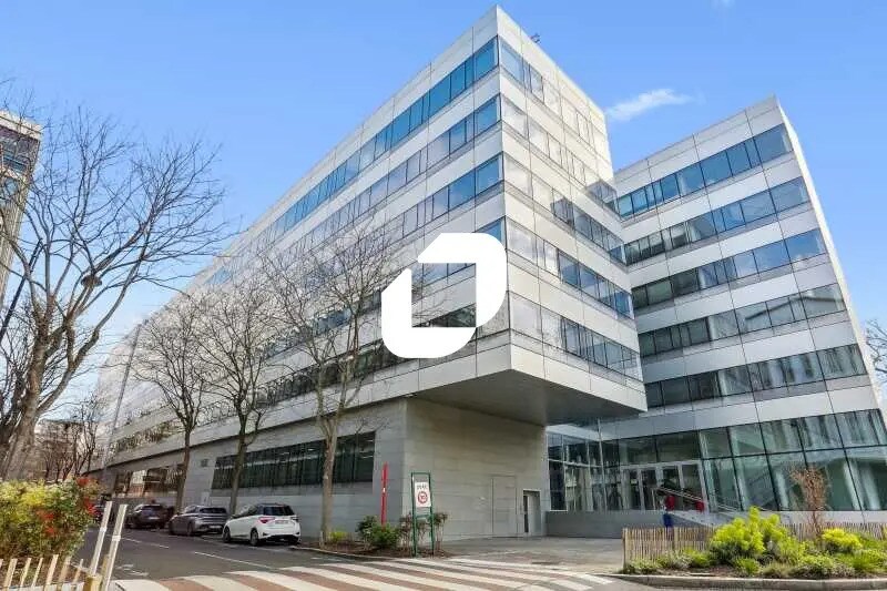 Office in Rueil-Malmaison to rent - Building Photo - Image 1 of 14