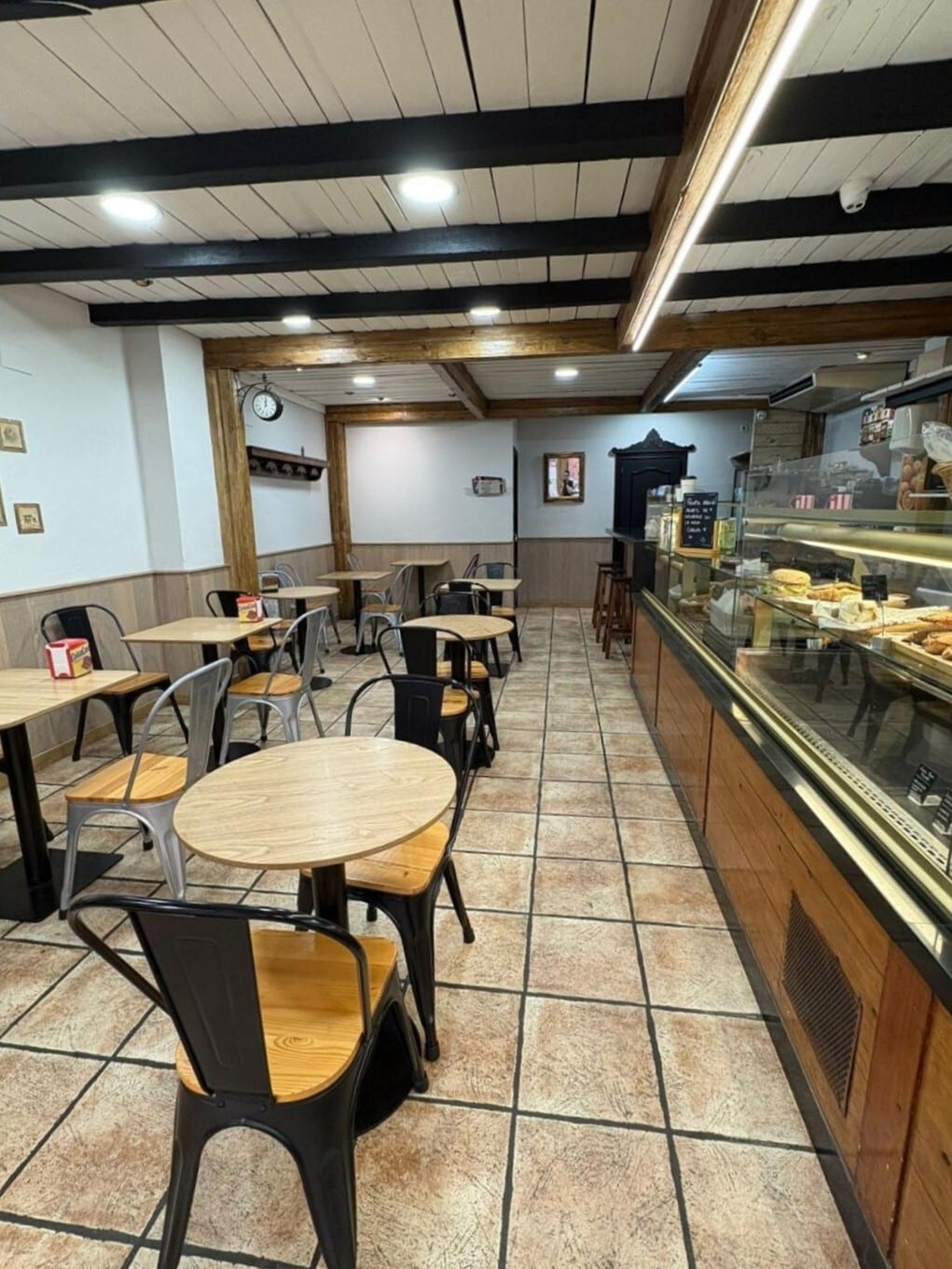 Retail in Barcelona, Barcelona to rent Interior Photo- Image 1 of 10