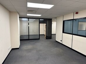 Chichester St, Rochdale to rent Interior Photo- Image 1 of 3