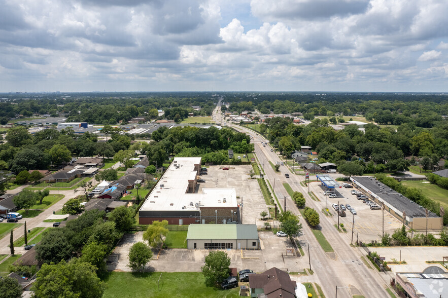 618 Tidwell Rd, Houston, TX for rent - Aerial - Image 2 of 4