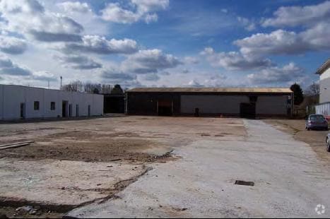 83 Bilton Way, Enfield to rent - Building Photo - Image 3 of 8