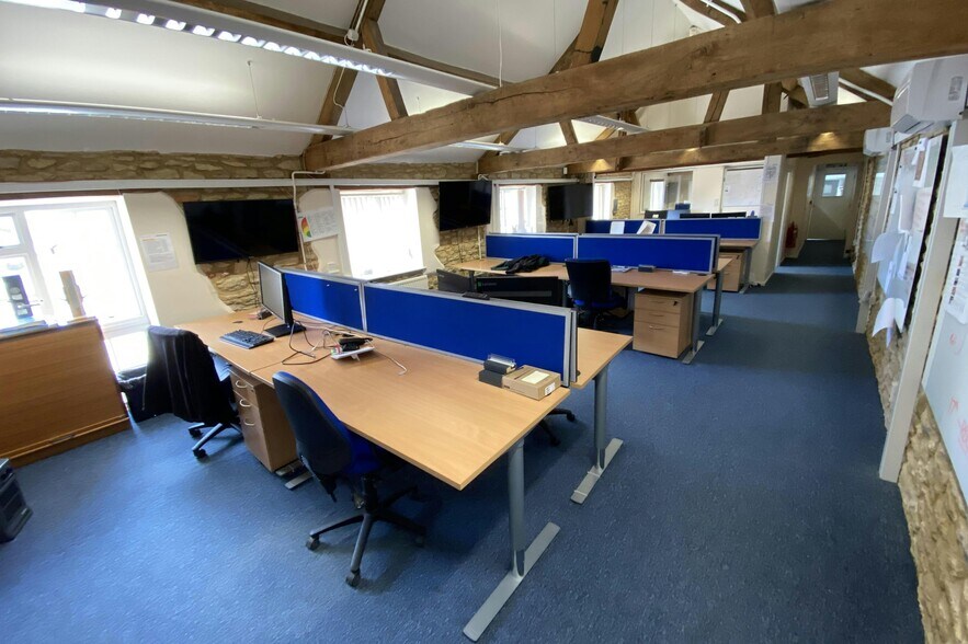 Akeman St, Kirtlington to rent - Building Photo - Image 2 of 5