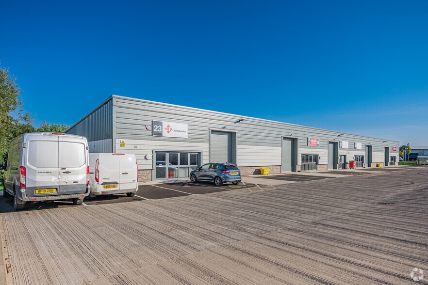 19-23 Appleton Pky, Livingston to rent - Building Photo - Image 2 of 2