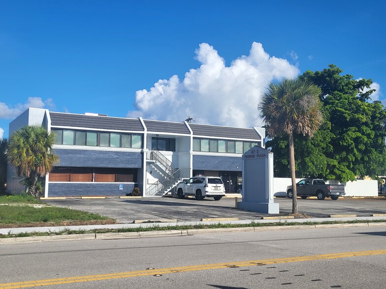 4712 SE 15th Ave, Cape Coral, FL for sale - Building Photo - Image 1 of 7