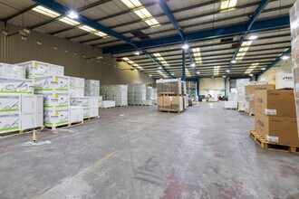 Bell Close, Plymouth to rent Interior Photo- Image 2 of 2