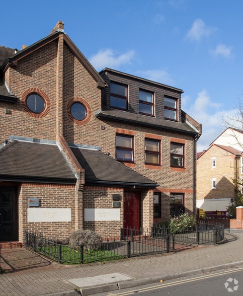 11 Churchfield Rd, Walton On Thames to rent - Building Photo - Image 3 of 8