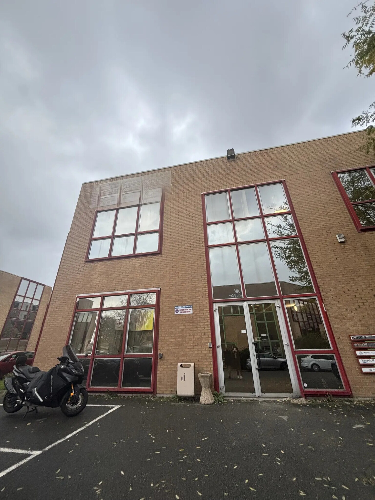 Office in Saint-Denis to rent Building Photo- Image 1 of 5