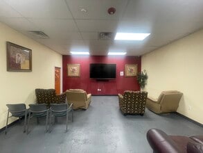 6600-6924 Antoine Dr, Houston, TX to rent Building Photo- Image 1 of 9