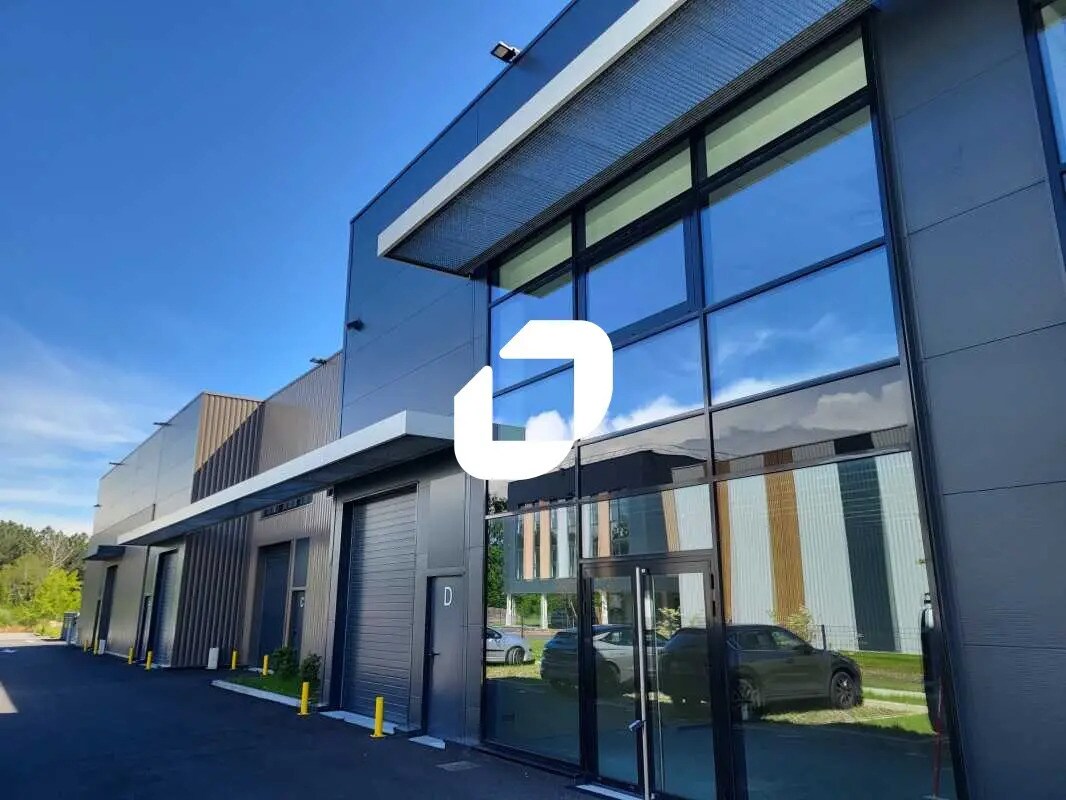Light Industrial in Mérignac to rent Building Photo- Image 1 of 12