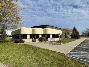 8127 Industrial Park Dr, Grand Blanc, MI for sale Building Photo- Image 1 of 1